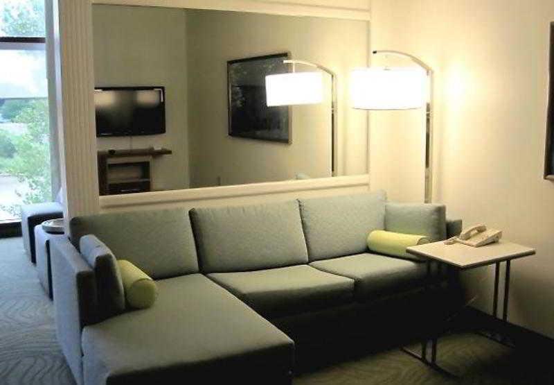 Springhill Suites By Marriott Lawrence Downtown Bilik gambar