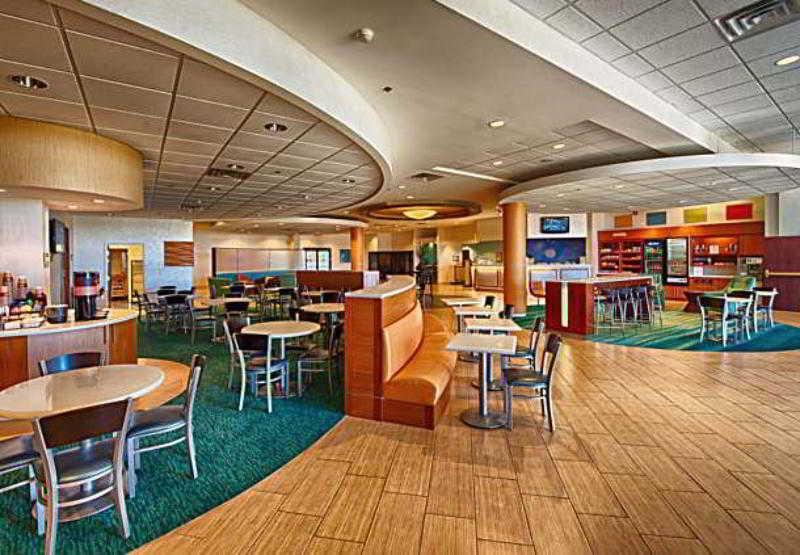 Springhill Suites By Marriott Lawrence Downtown Restoran gambar