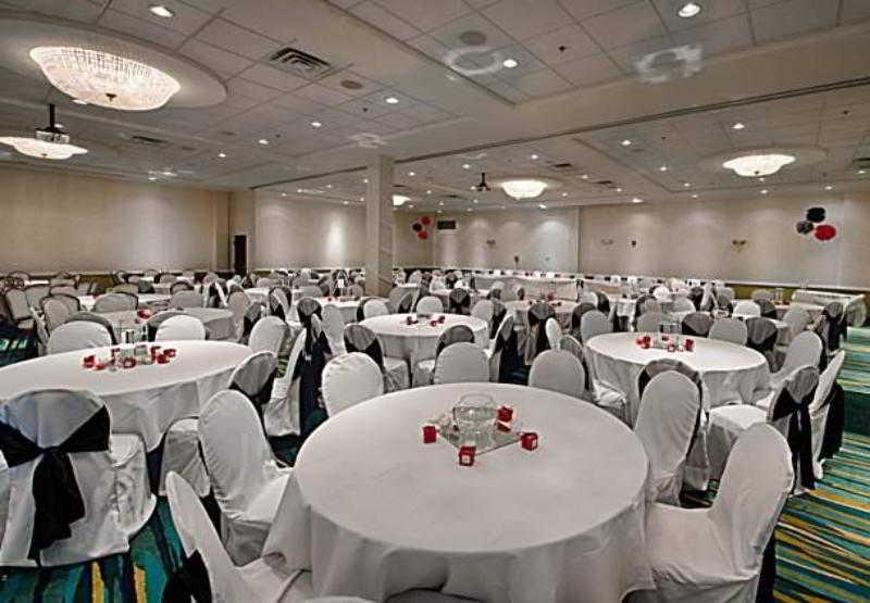 Springhill Suites By Marriott Lawrence Downtown Restoran gambar